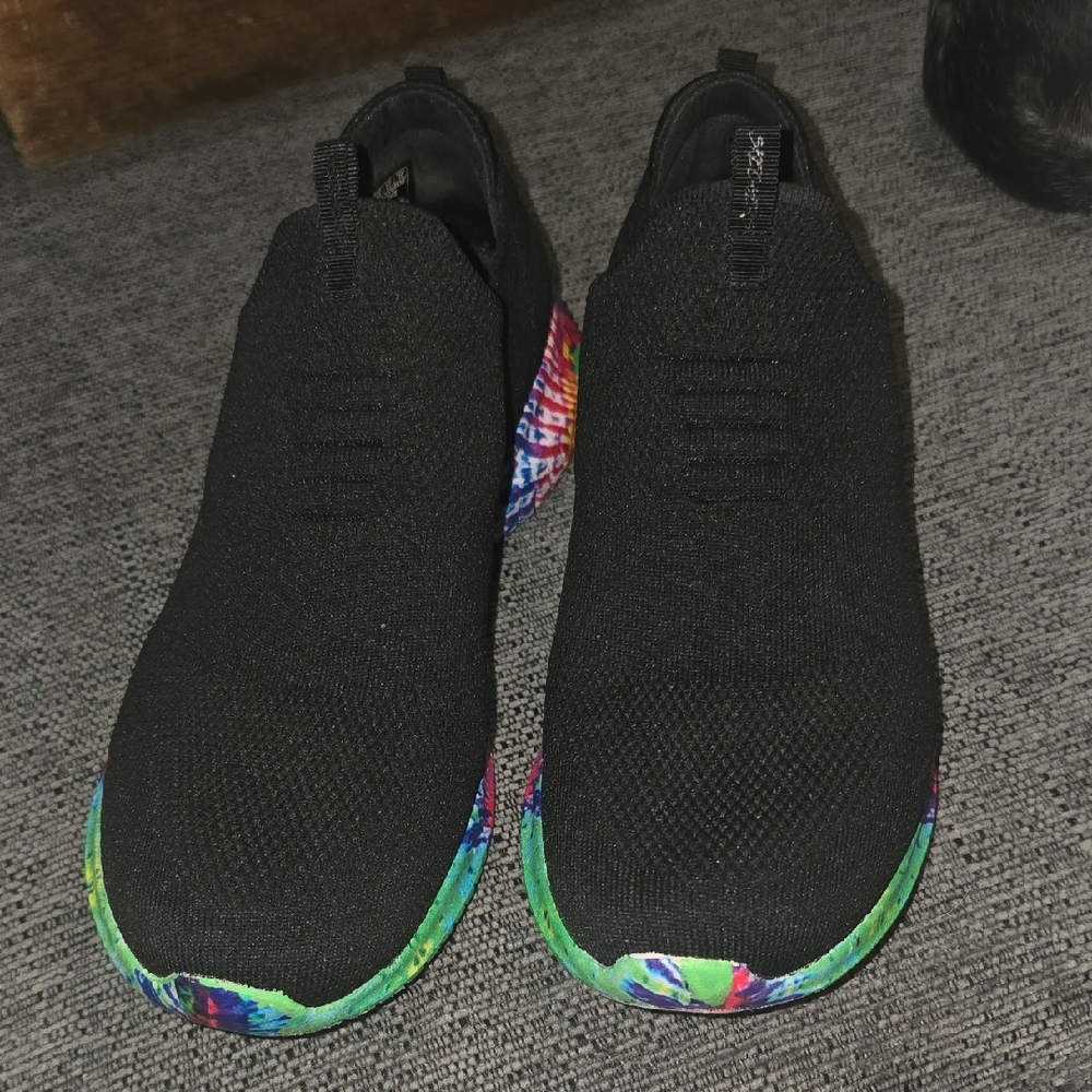 Skechers Black Athletic Shoes with Multicolor Sole